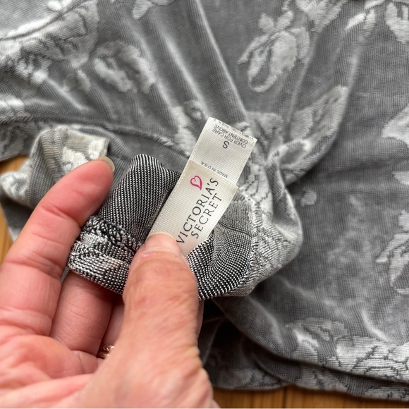 Vintage 90s Victoria's Secret grunge floral stretchy long sleeve top - Picture 2 of 4